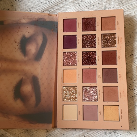 Makeup - Picture 3 of 5